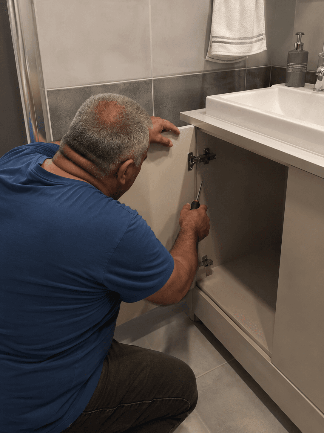 Mersin dolap kapak ayarı - banyo dolabı kapak hizalama