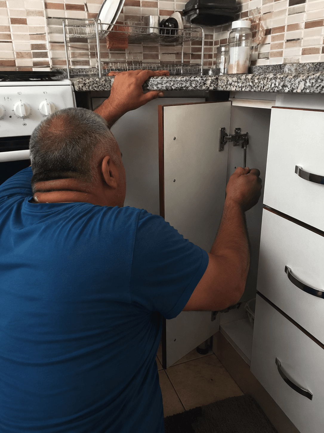 Mersin dolap kapak ayarı - dolap içi menteşe ayarı
