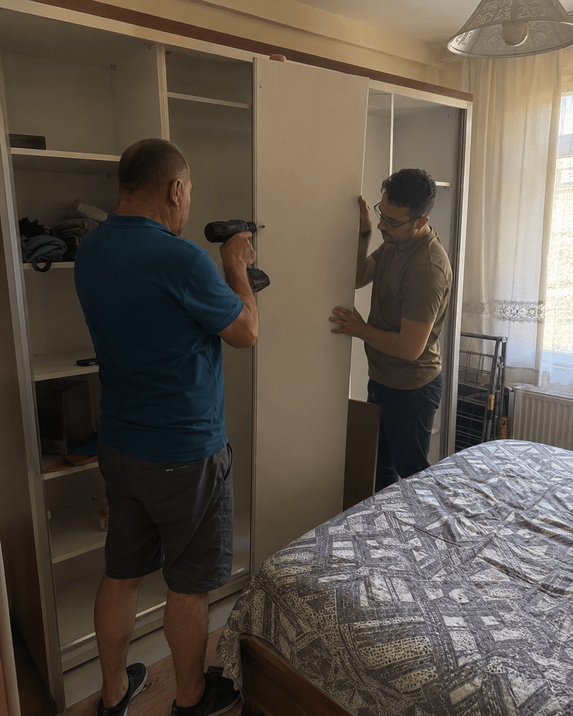 Mersin mobilya montaj ve demontaj - dolap yan panel montajı